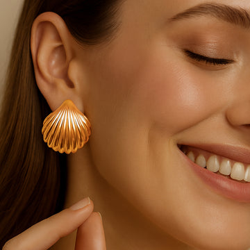Golden Shells - Stud Earrings