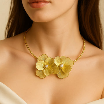 Shimmering Petals - Rhinestone Choker & Stud Earrings Set