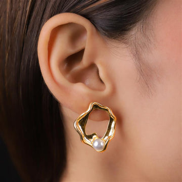 Golden Shell with Pearl Drop Earrings