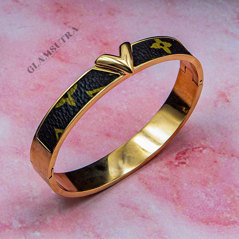 Louis Vuitton Nanogram Cuff Bracelet Gold | MTYCI