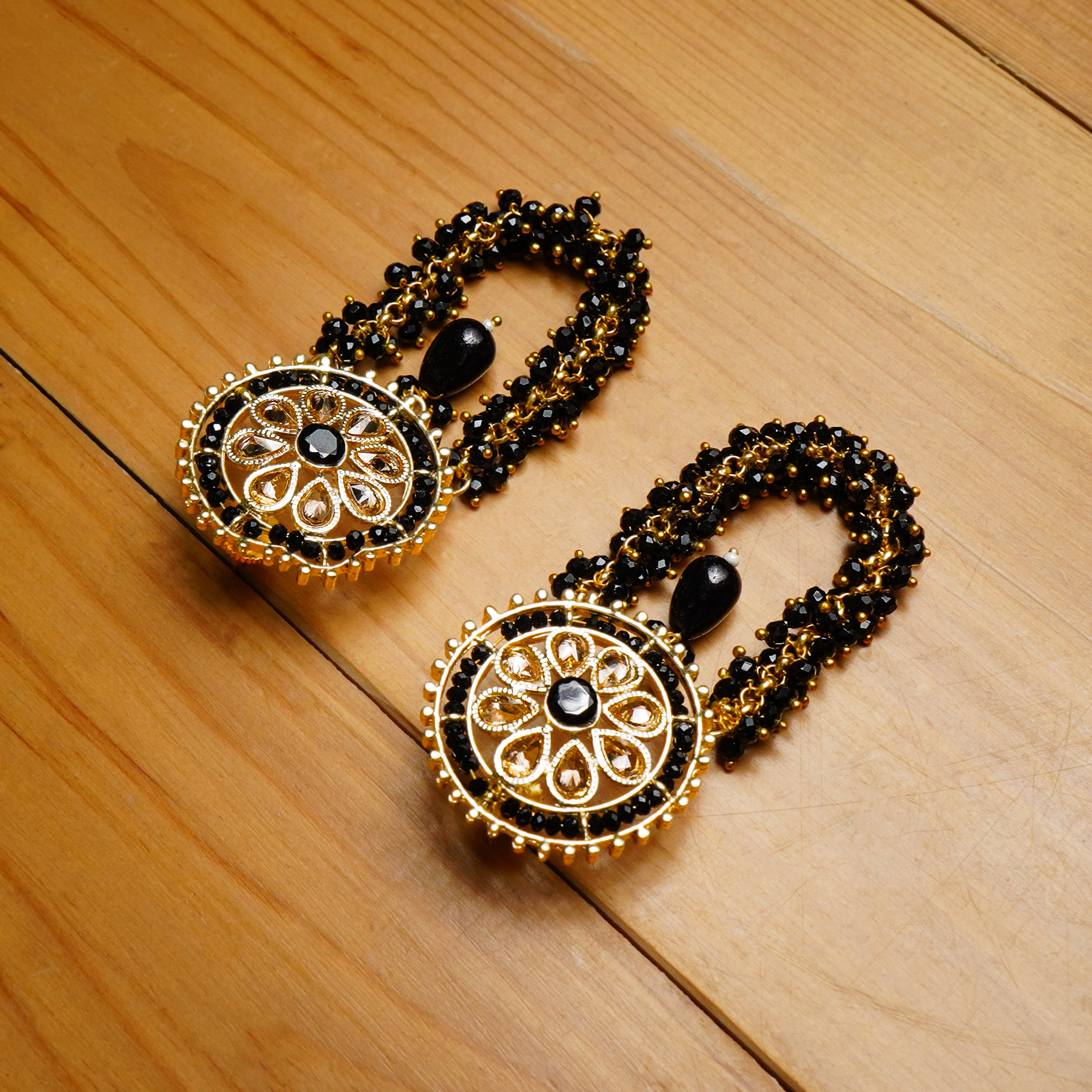 Pearls and Stones Black Earrings