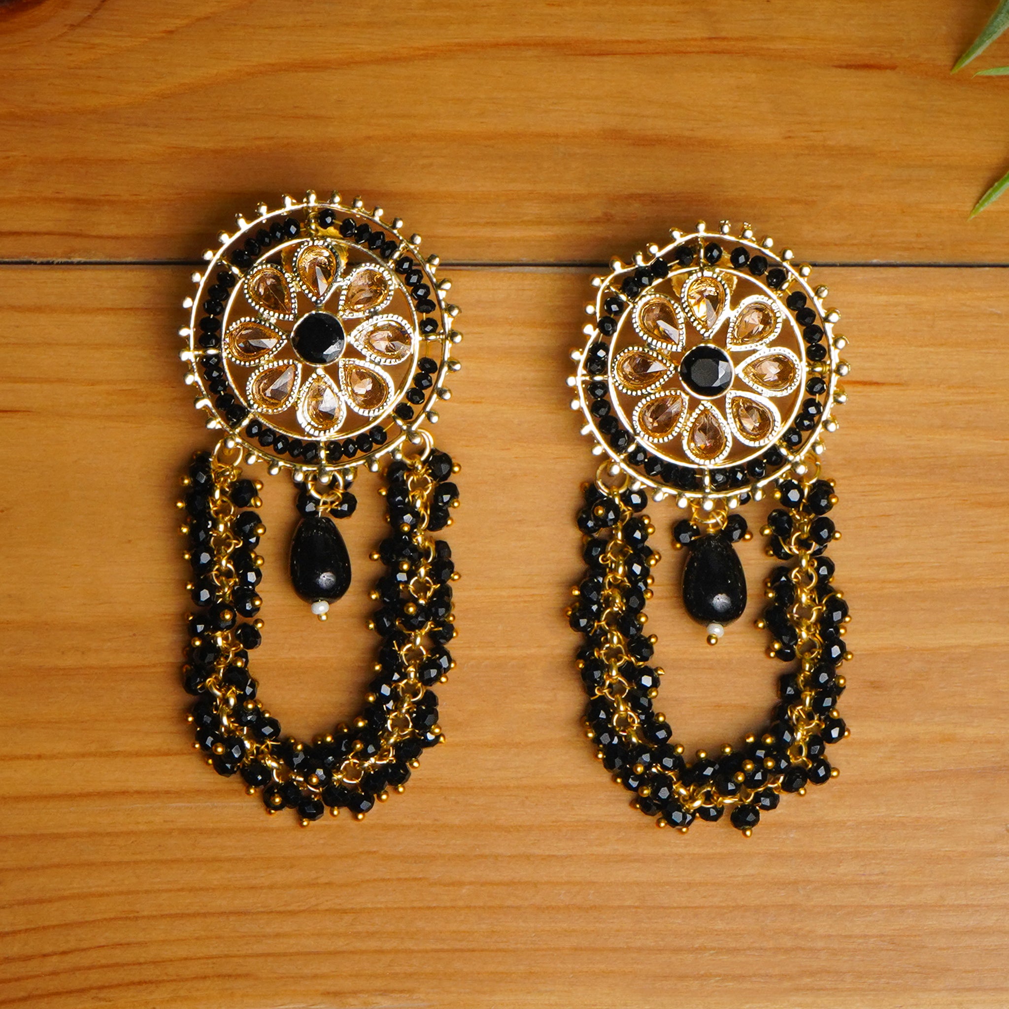 Pearls and Stones Black Earrings