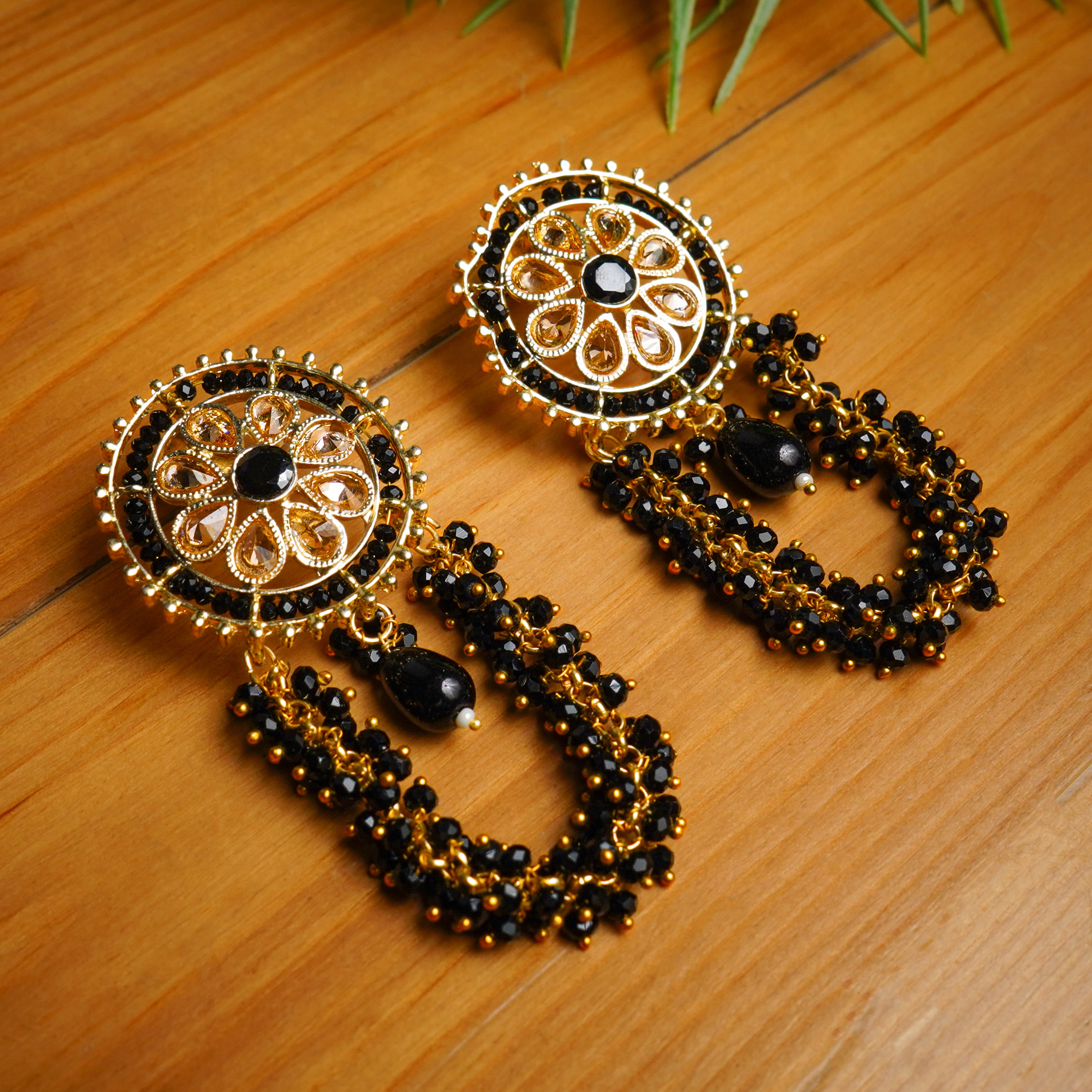 Pearls and Stones Black Earrings