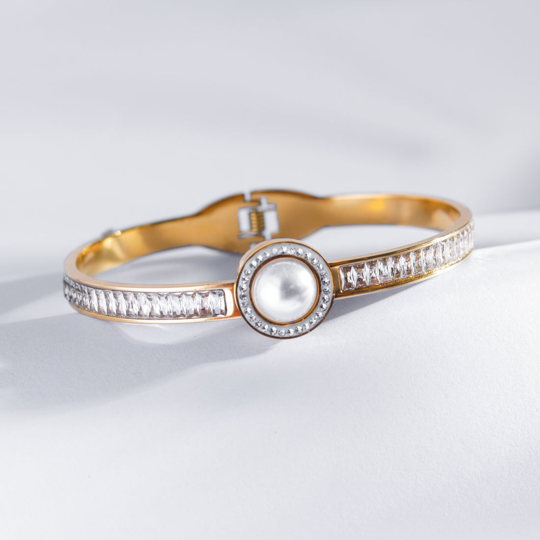 Bracelets With Pearl Studs
