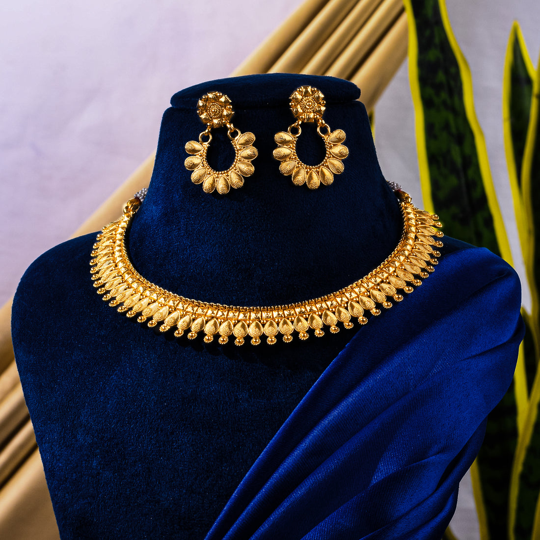 Beautiful Gold Plated Kundan Necklace Set