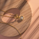 Load image into Gallery viewer, Golden Sea Shell Pearl Necklace