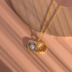 Load image into Gallery viewer, Golden Sea Shell Pearl Necklace
