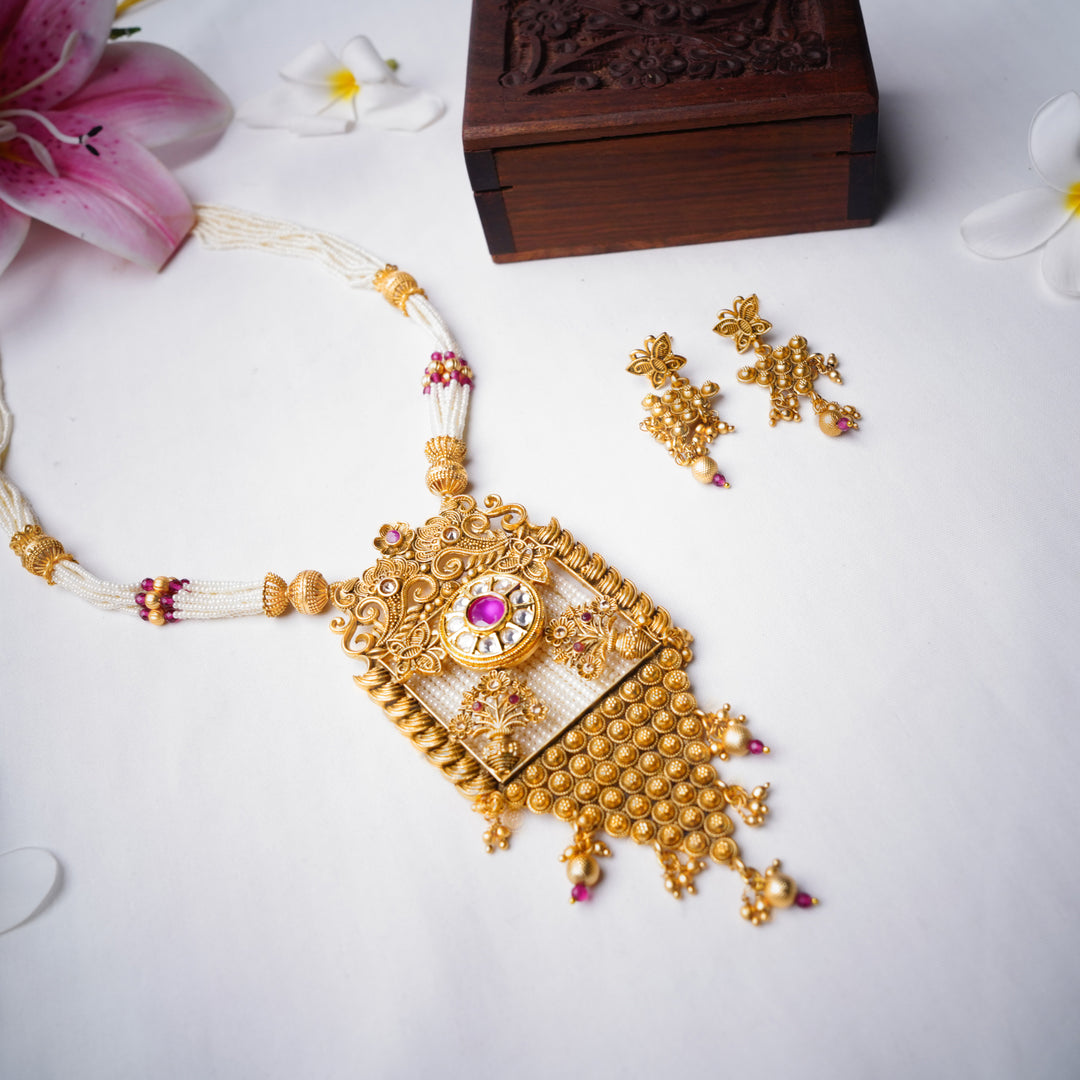 Tribal Moti Pearl Studs Rajwadi Necklace Set