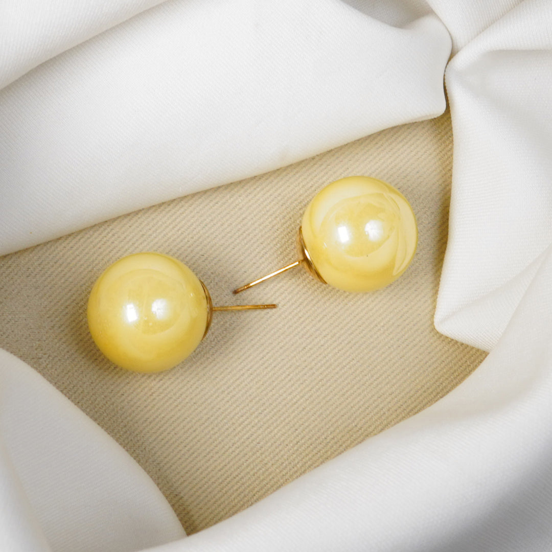 Sunny Pearl Studs Earrings