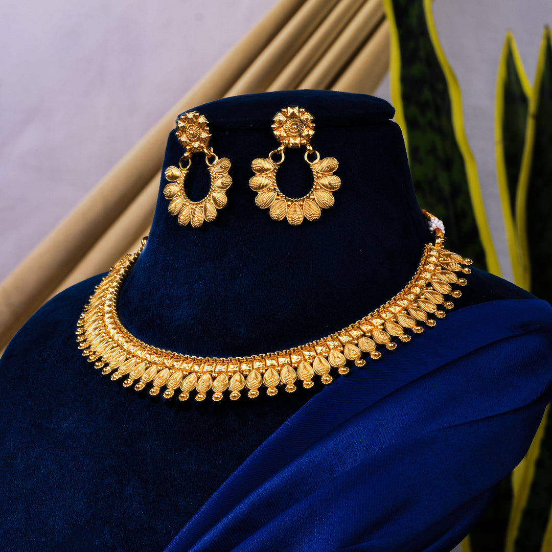 Beautiful Gold Plated Kundan Necklace Set