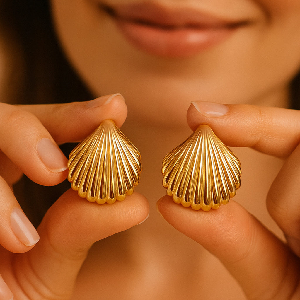 Golden Shells - Stud Earrings