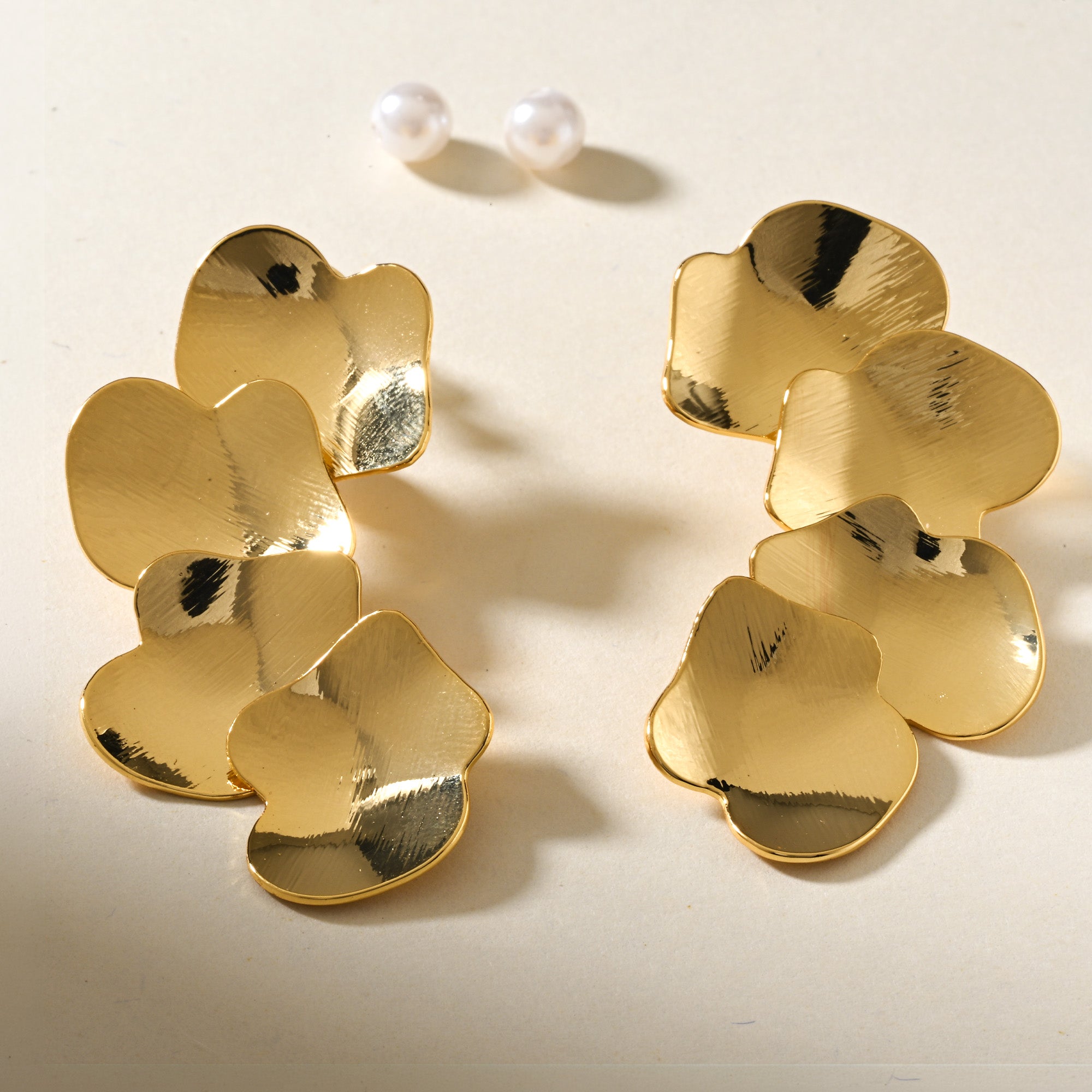 Leafylight Golden Earrings