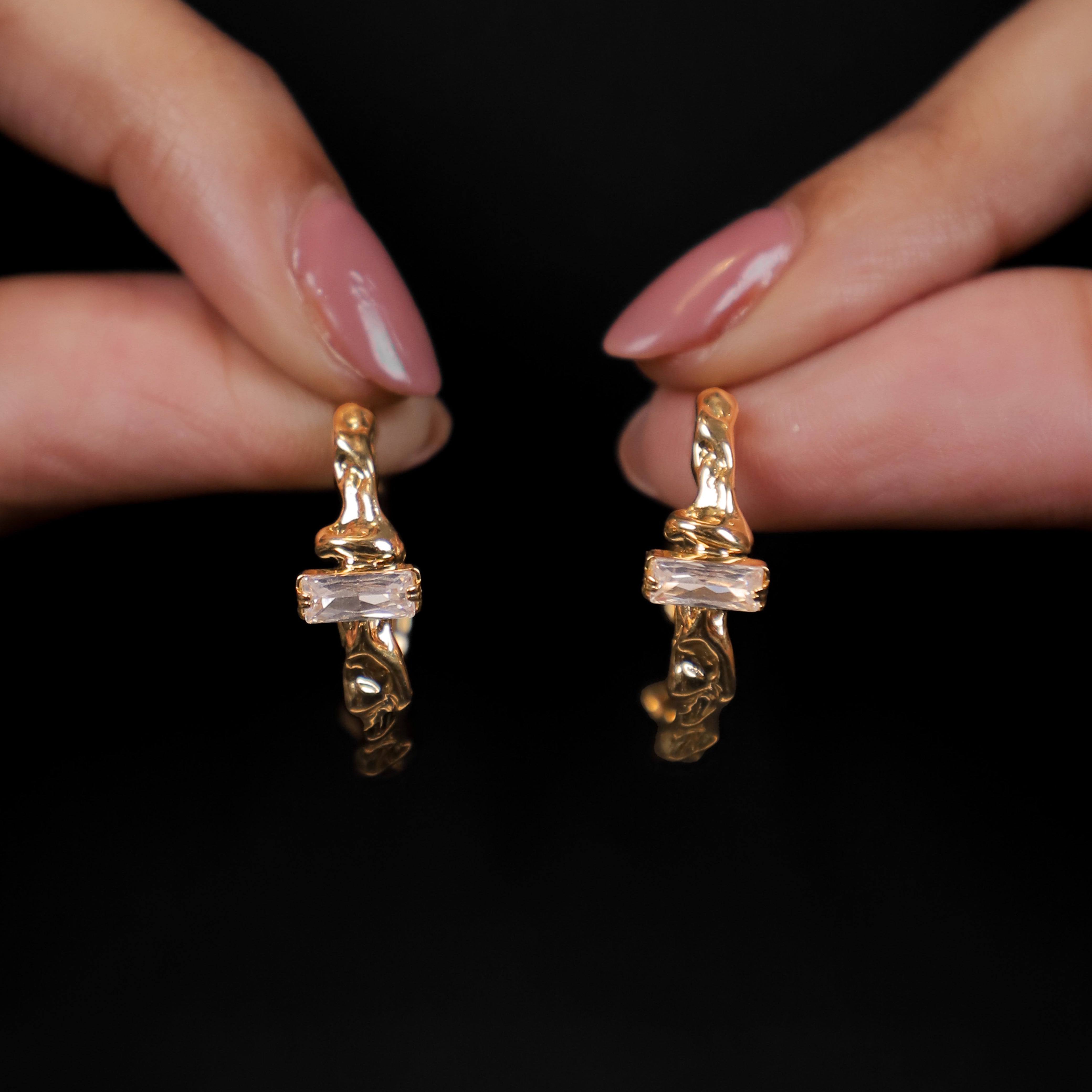 Stylish Hoops With Big Stone