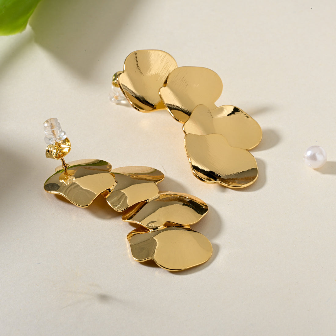 Leafylight Golden Earrings