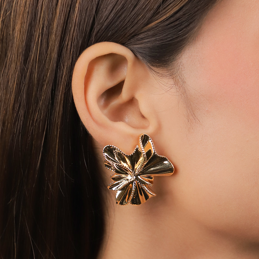 Edgy Flowers Gold Stud Earrings