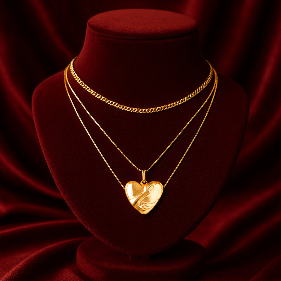 Hearty Embrace - Layered Pendant Necklace