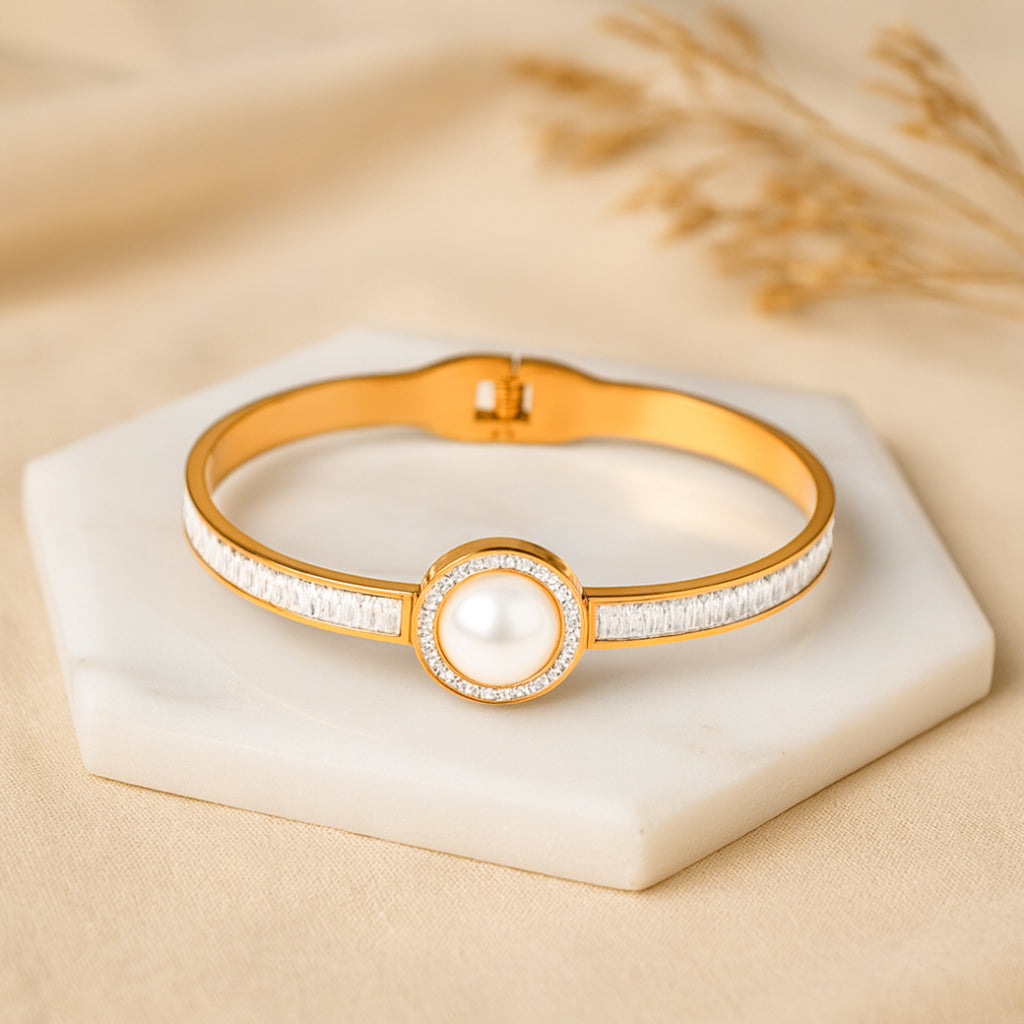 Bracelets With Pearl Studs