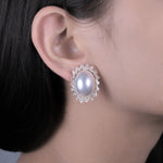 Load image into Gallery viewer, Pearl With Shinny Stones Earrings