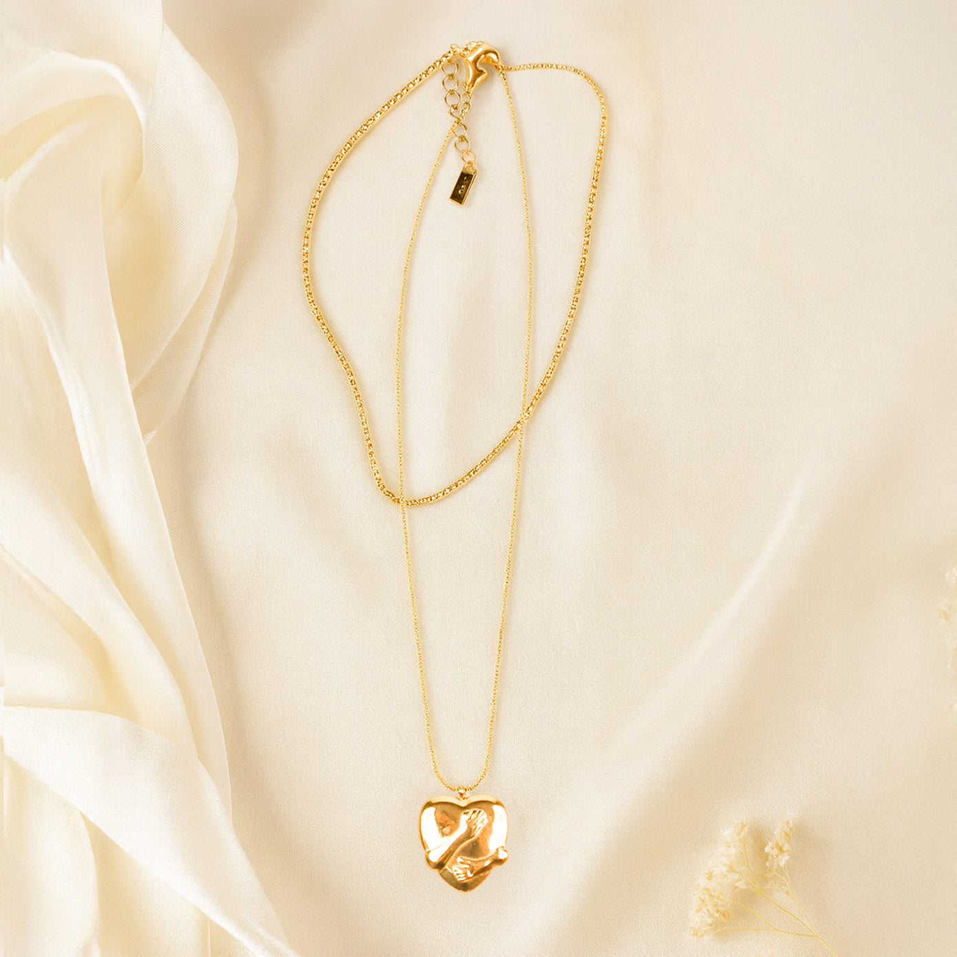 Hearty Embrace - Layered Pendant Necklace