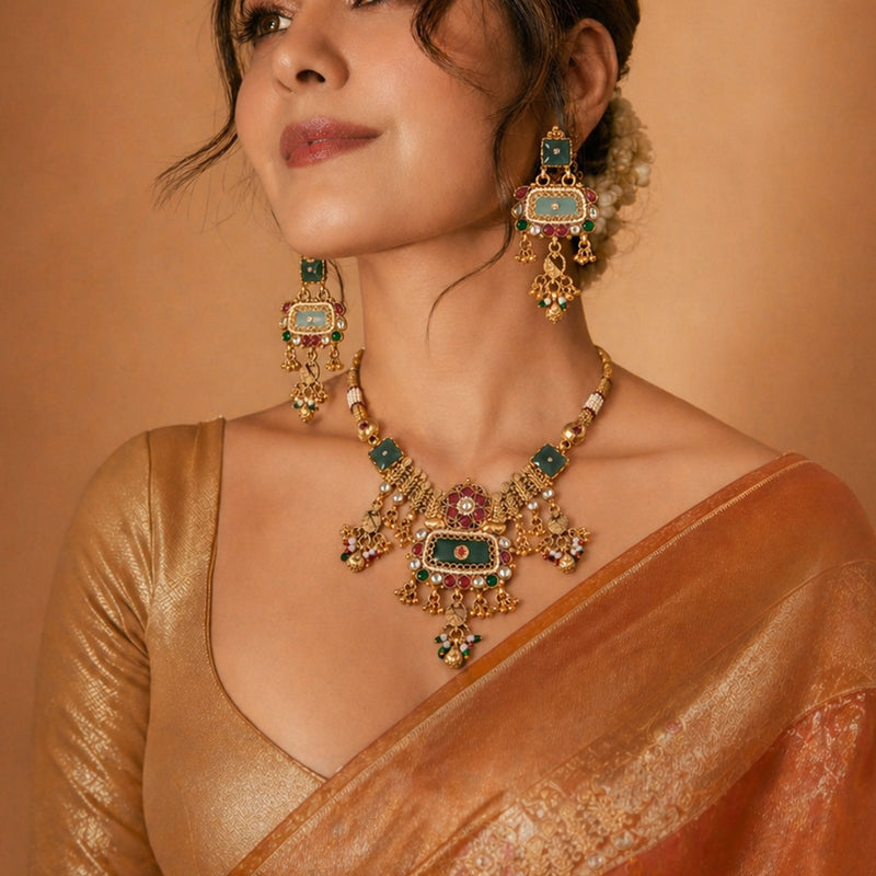 Traditional Choker Set