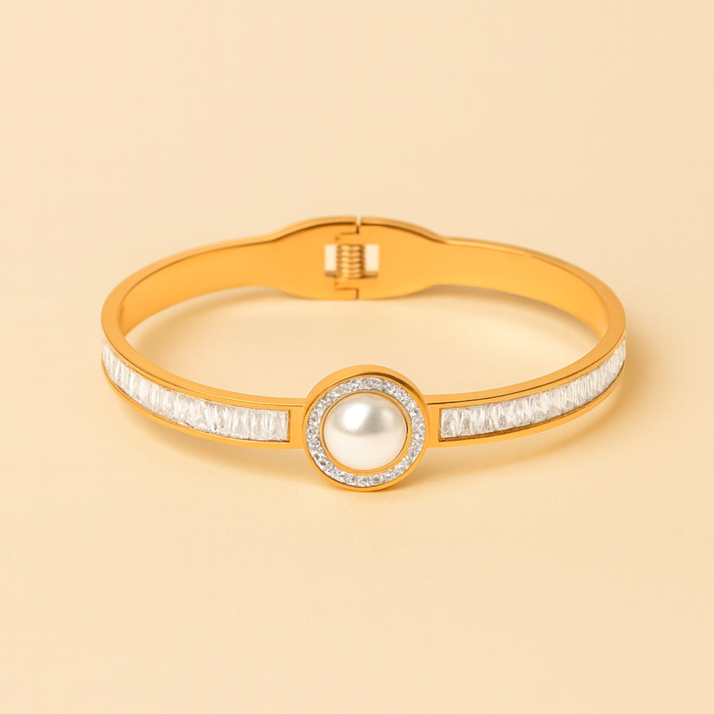 Bracelets With Pearl Studs