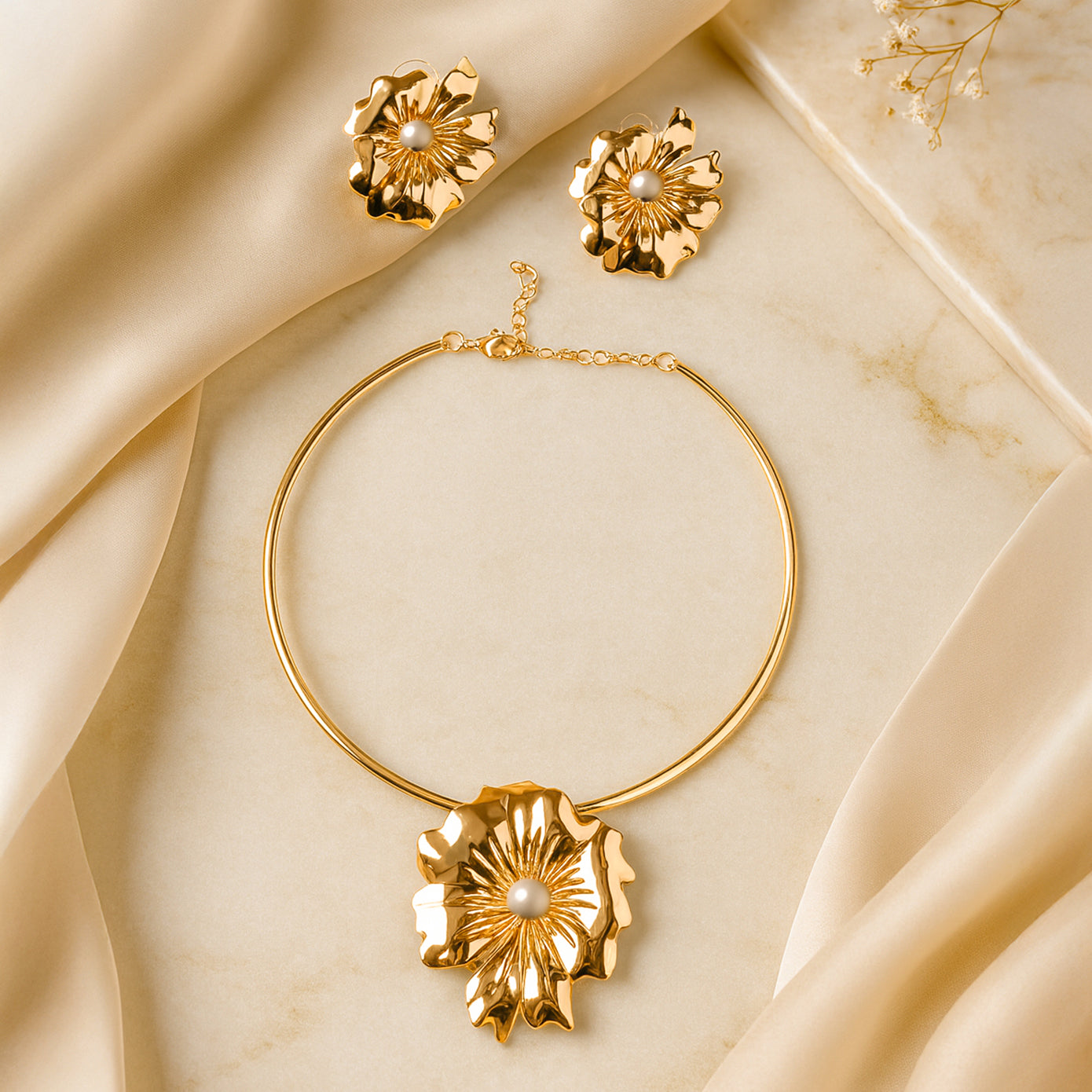 Golden Hibiscus - Choker & Earrings Set