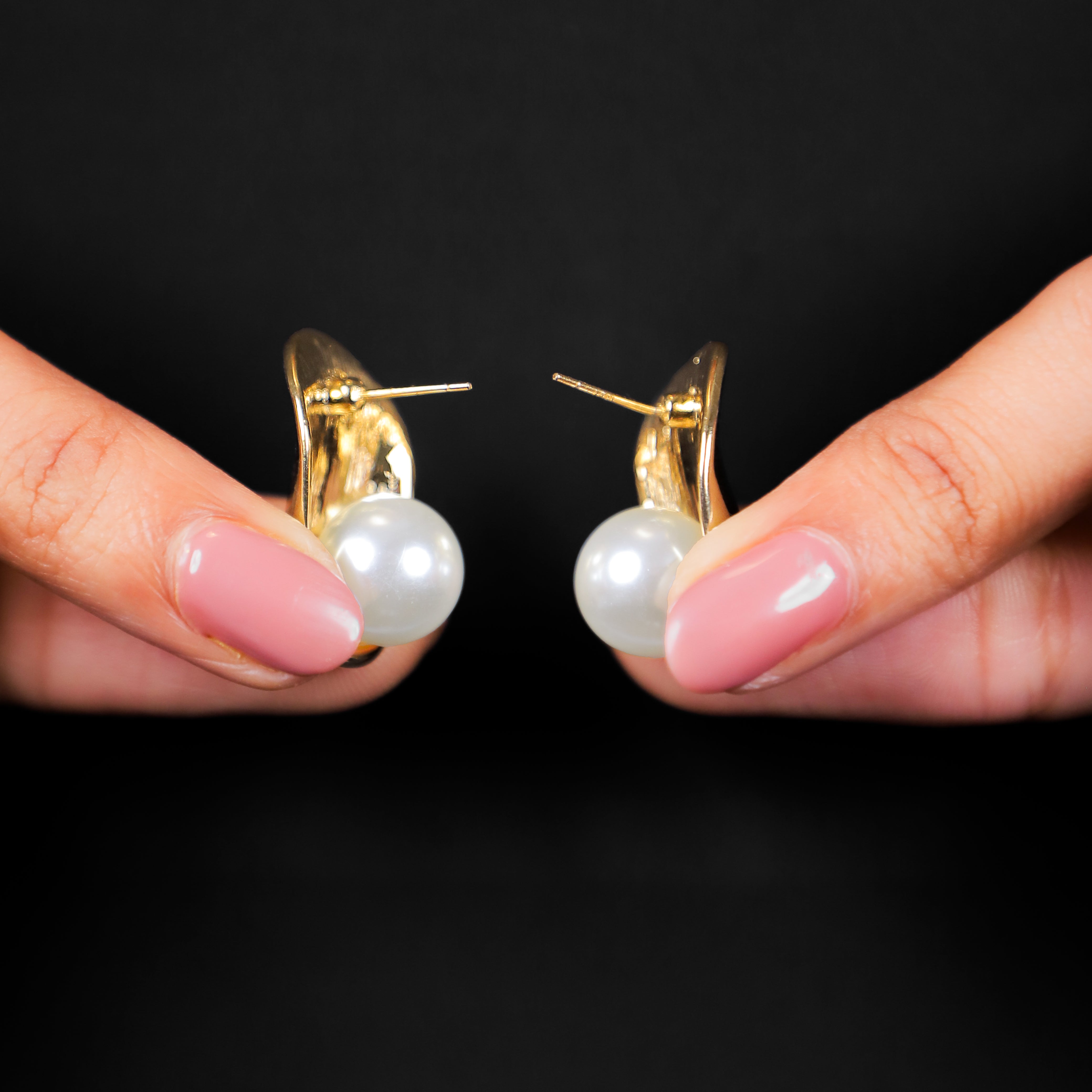 Top of The Pearl Earrings