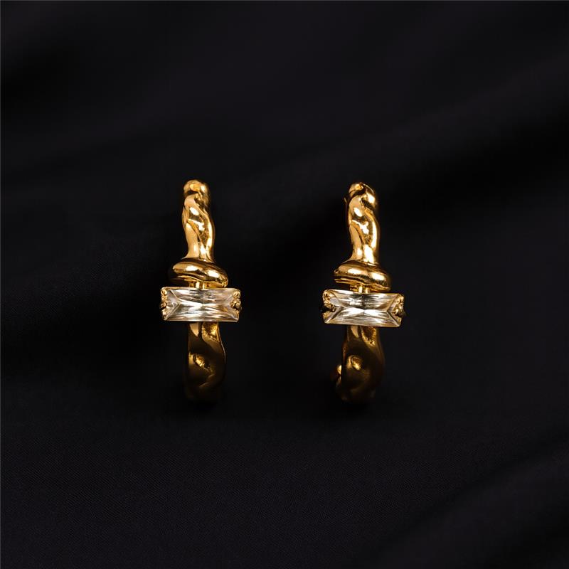 Stylish Hoops With Big Stone