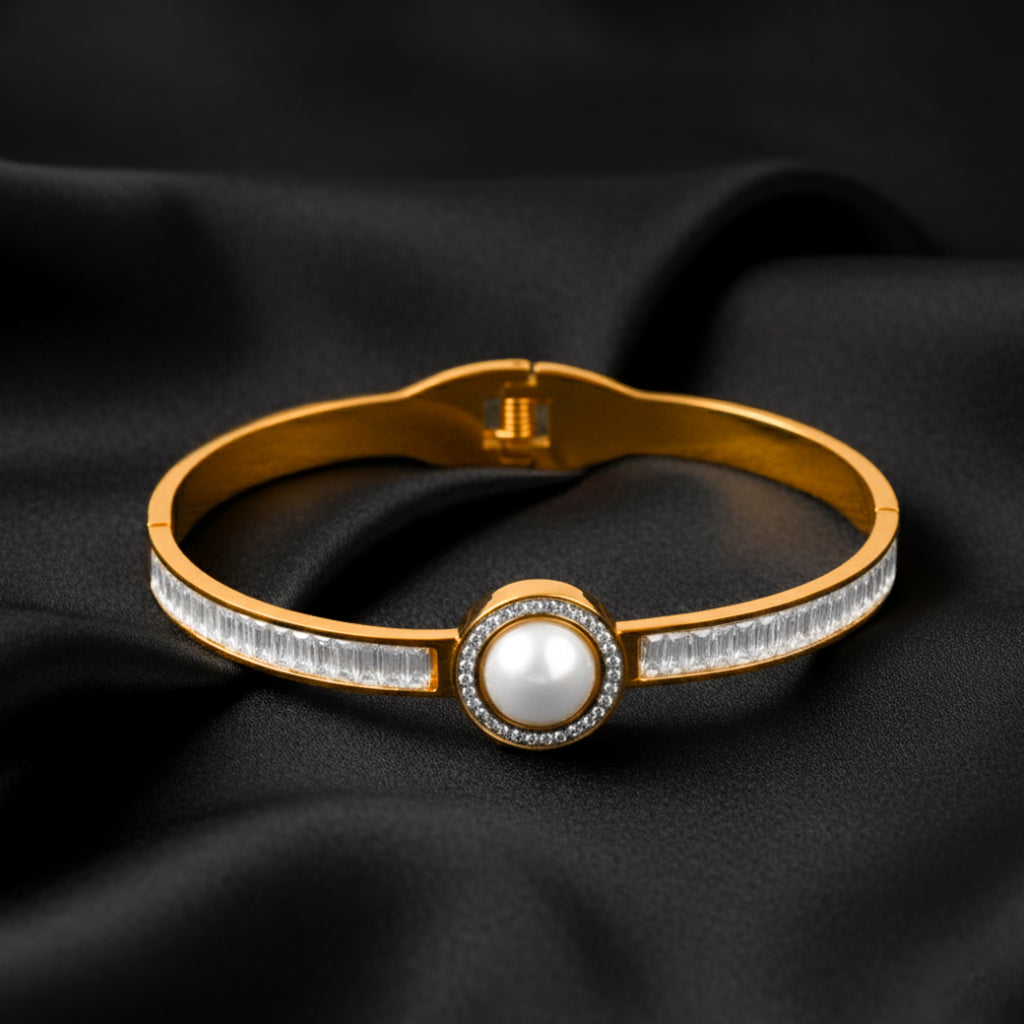 Bracelets With Pearl Studs