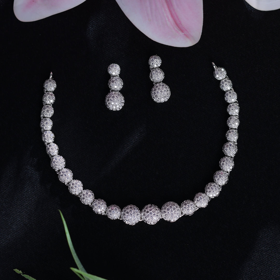 Circlet Sparkling Silver Round Necklace Set