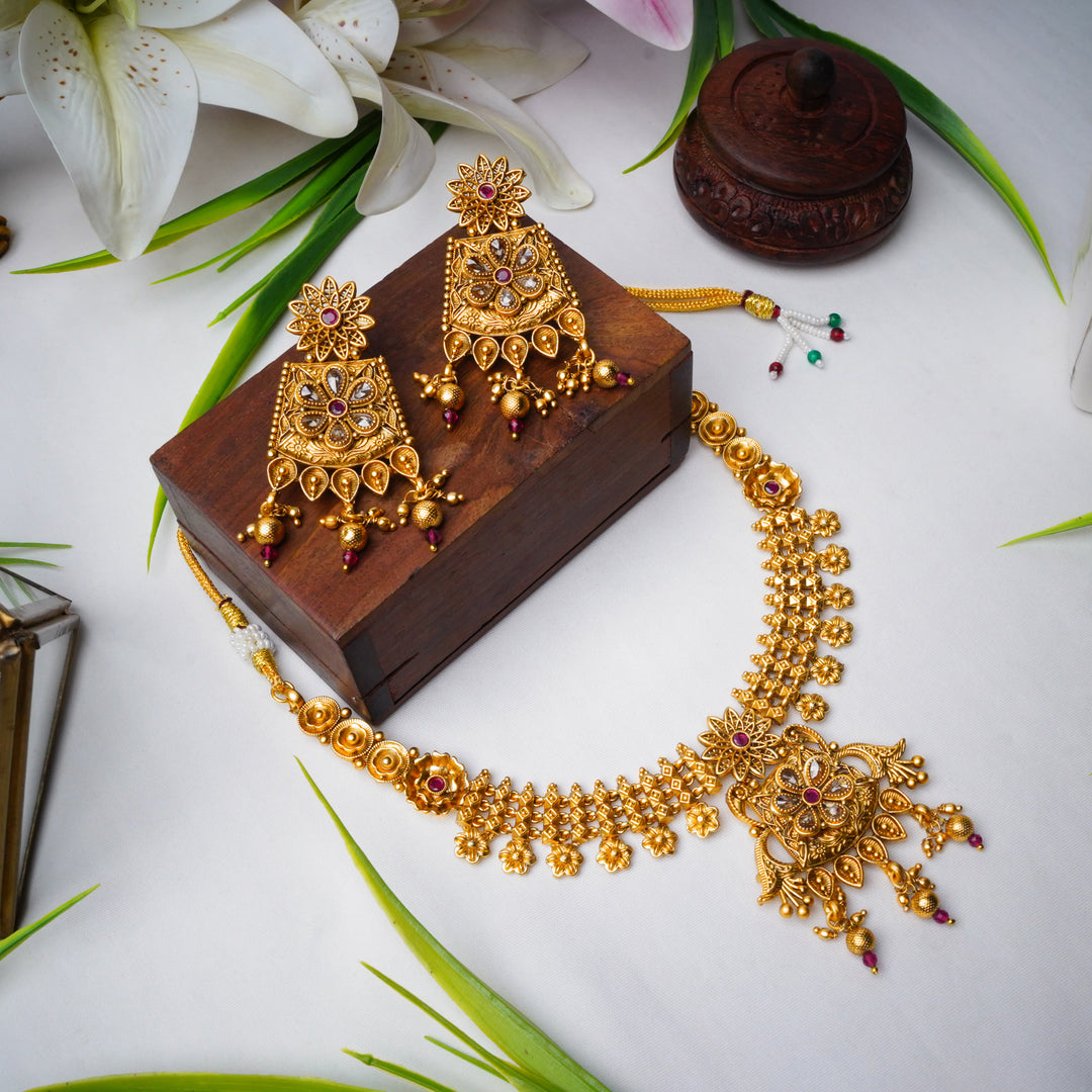 Gold-Plated Stone-Studded Necklace Set