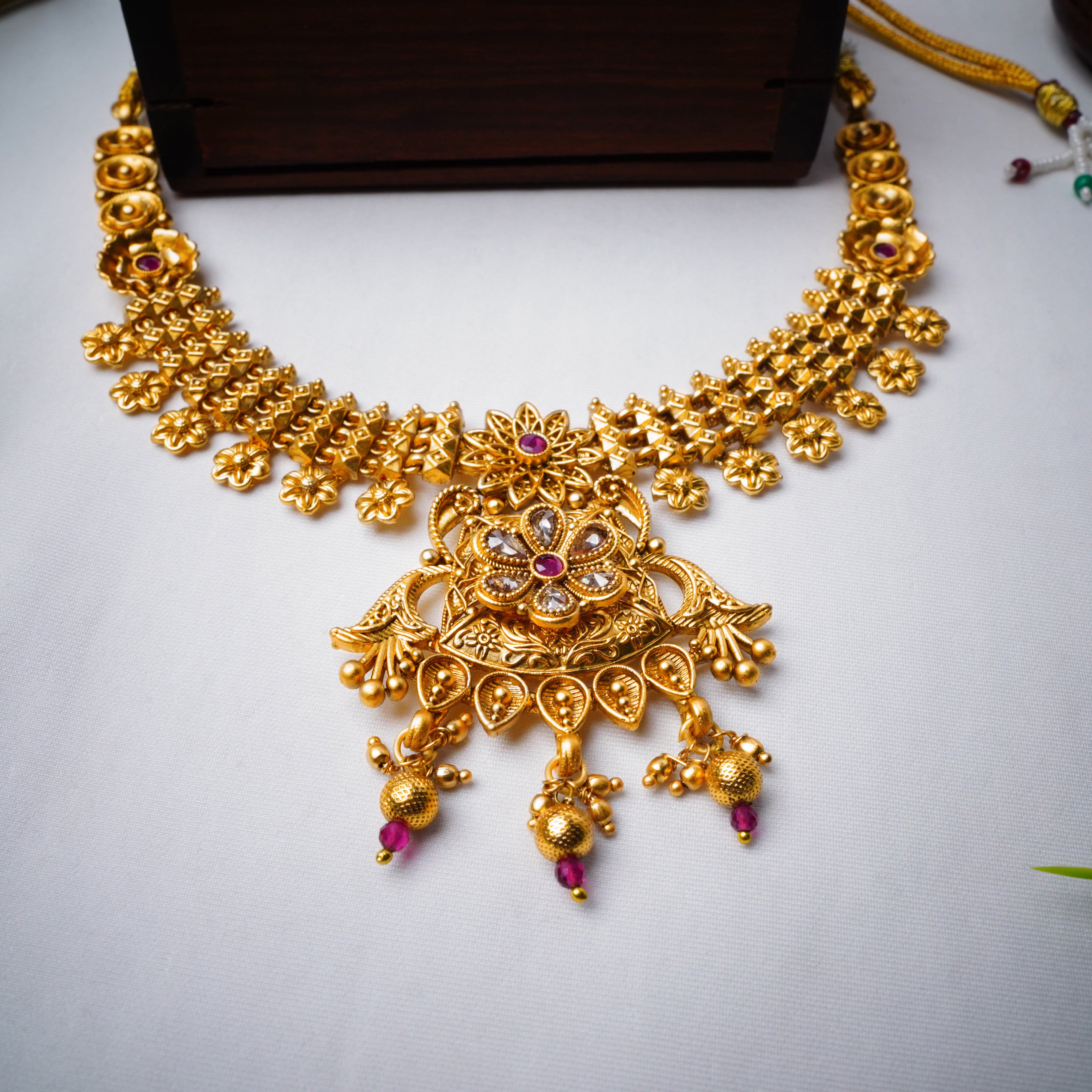 Gold-Plated Stone-Studded Necklace Set