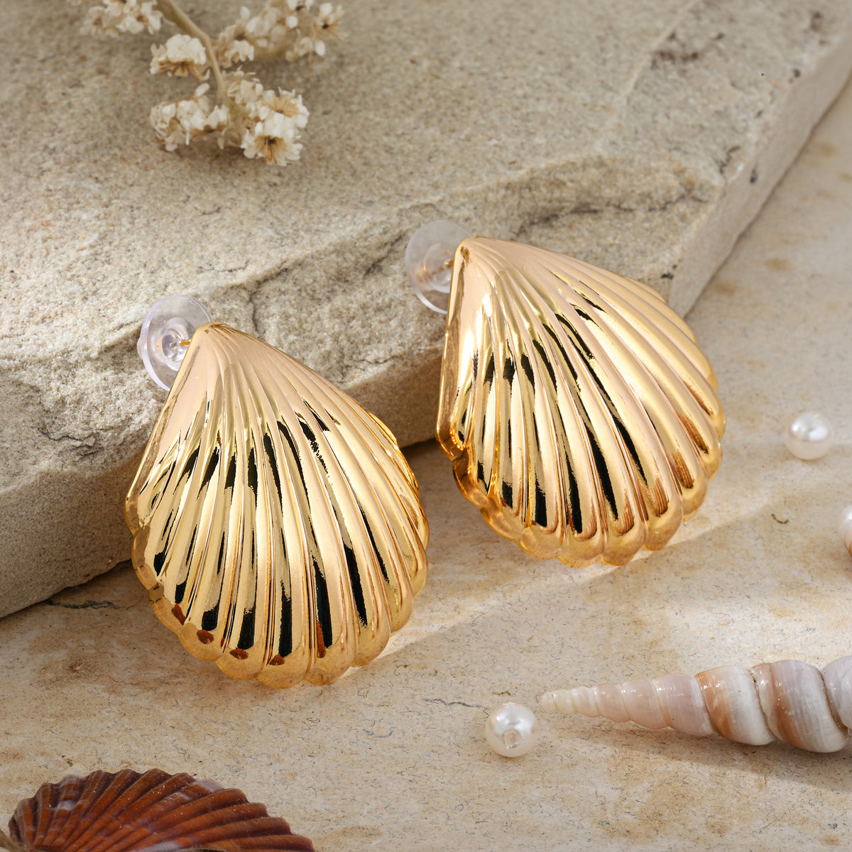 Golden Shells - Stud Earrings