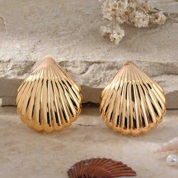 Golden Shells - Stud Earrings