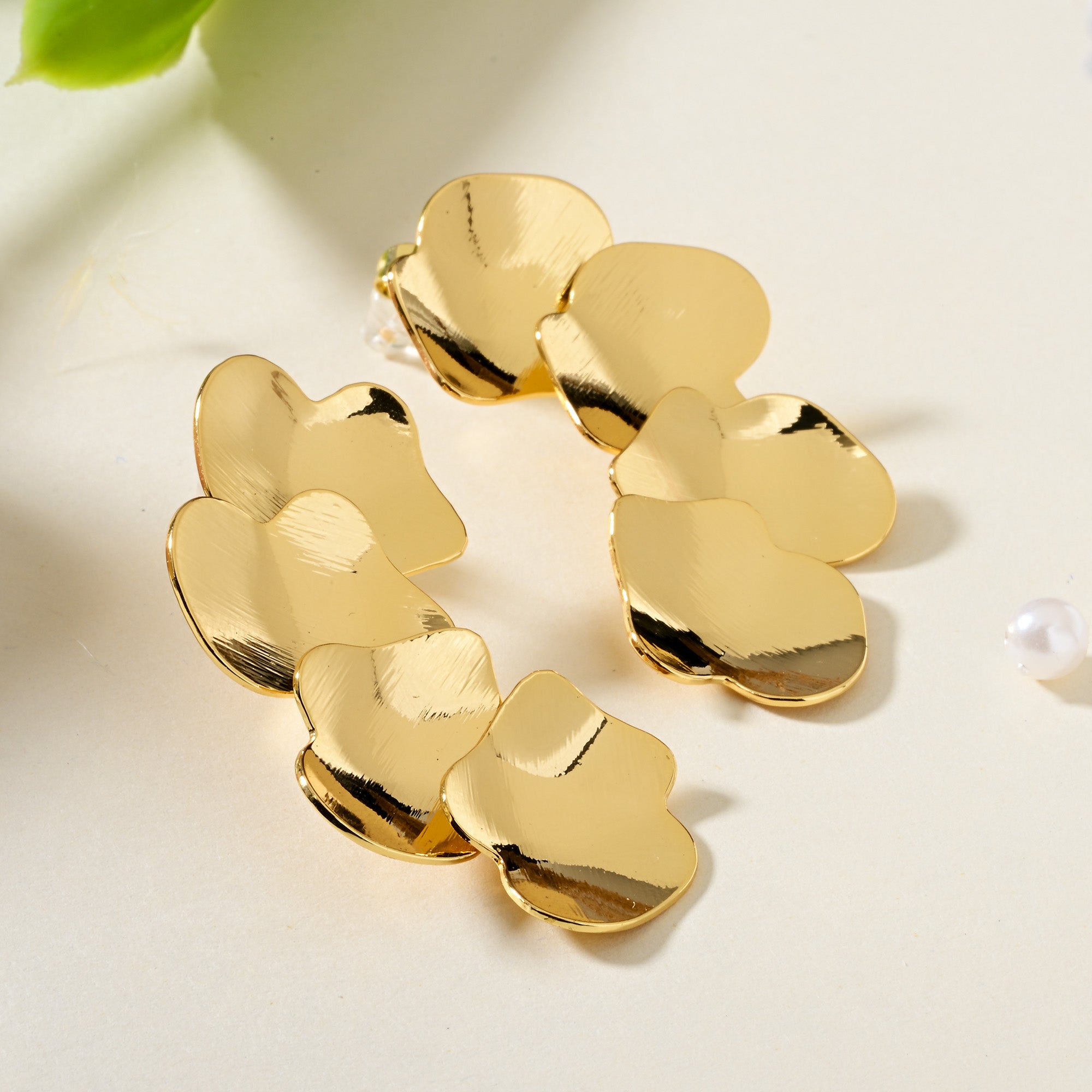 Leafylight Golden Earrings