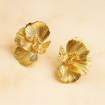 Load image into Gallery viewer, Leafy Affair Stud Earrings
