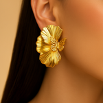 Load image into Gallery viewer, Leafy Affair Stud Earrings
