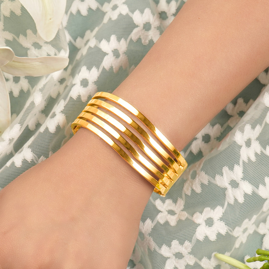 Gold Twisted Bangles Shape Bracelet