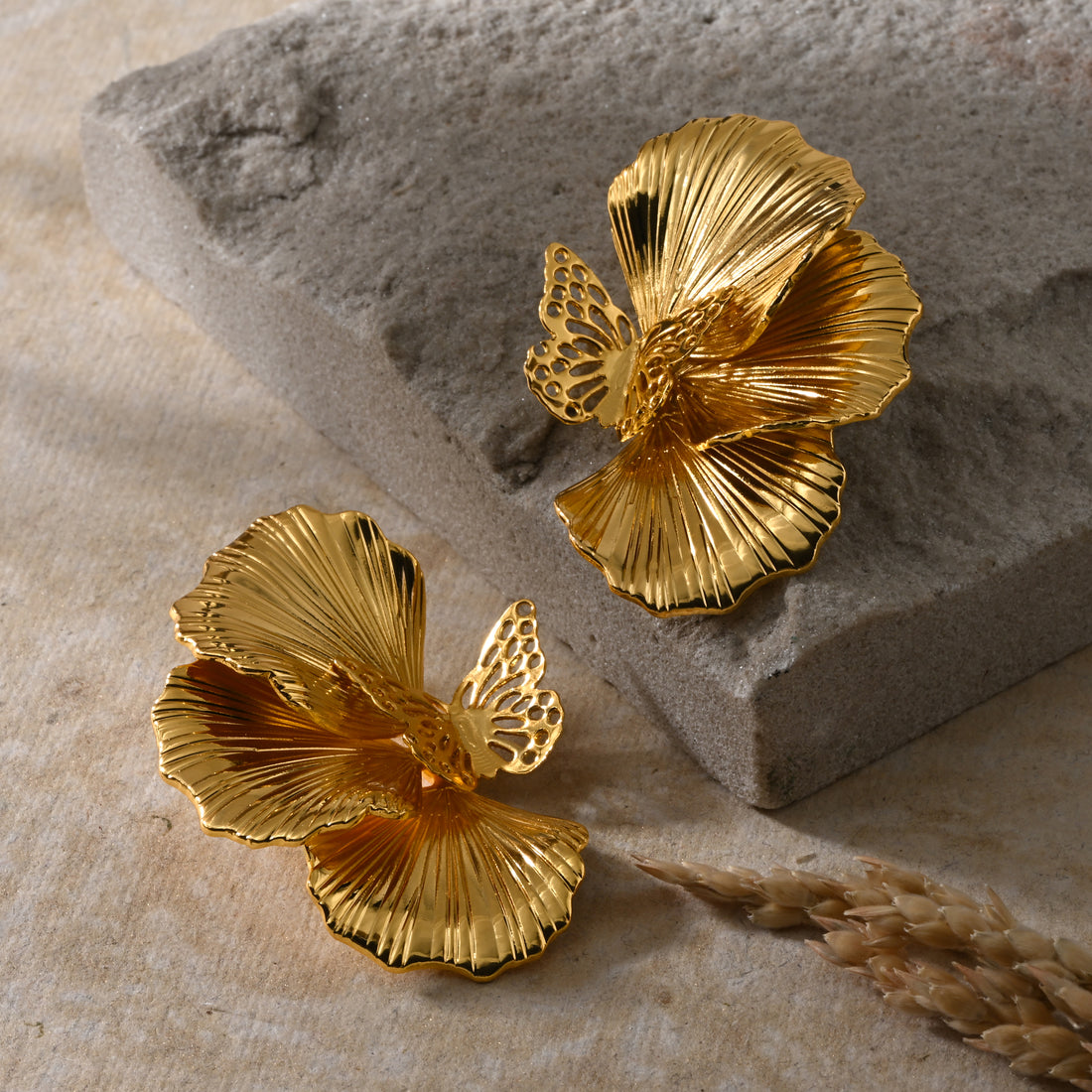 Leafy Affair Stud Earrings