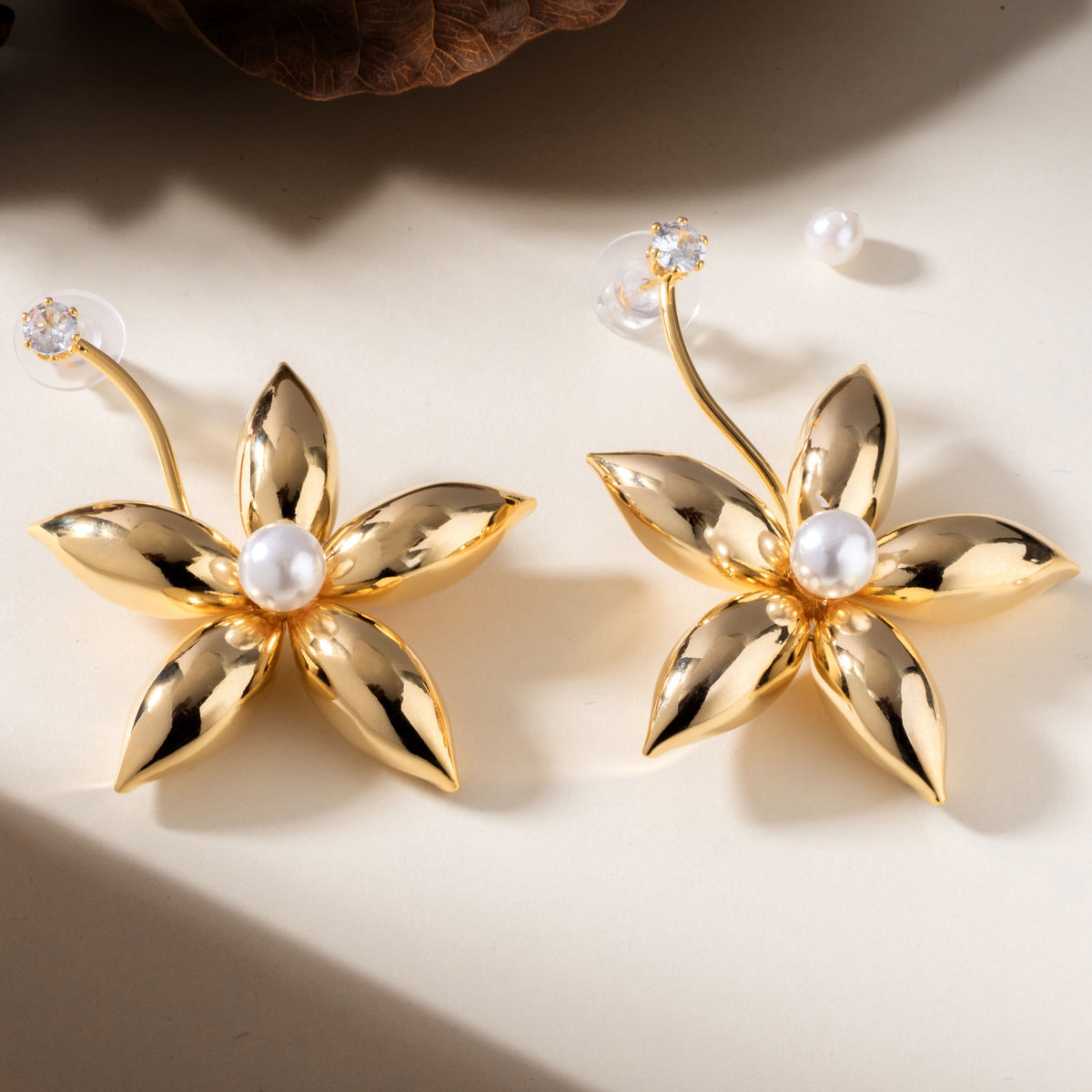Daisy's Pearls - Gold Drop Earrings