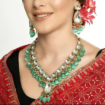 Elegant Kundan Necklace Set with Beads