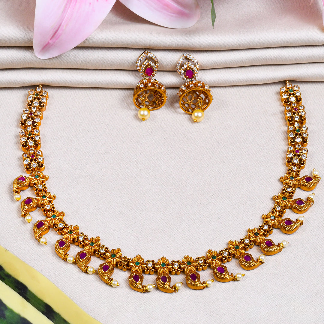 Adorable Floral Necklace Set